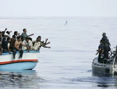 Η Ευρώπη βάλλεται από παντού: Εκατοντάδες διασώσεις παράνομων μεταναστών σε Μεσόγειο και Ατλαντικό
